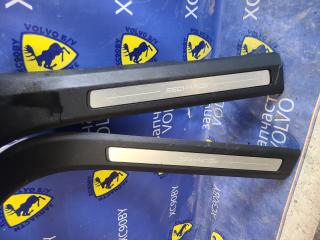 накладка на порог внутренняя Volvo XC90 2 поколение [рестайлинг] 2022, 2.0 л., гибрид, АКПП, коричневый, внедорожник 5 дв., полный подключаемый привод, правый руль, 32288703, 39829989