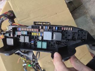 блок предохранителей Volvo XC40 1 поколение [рестайлинг] 2025, 2.0 л., D 4204 T5, дизель, АКПП, 746, внедорожник 5 дв., передний привод, правый руль, 31473884