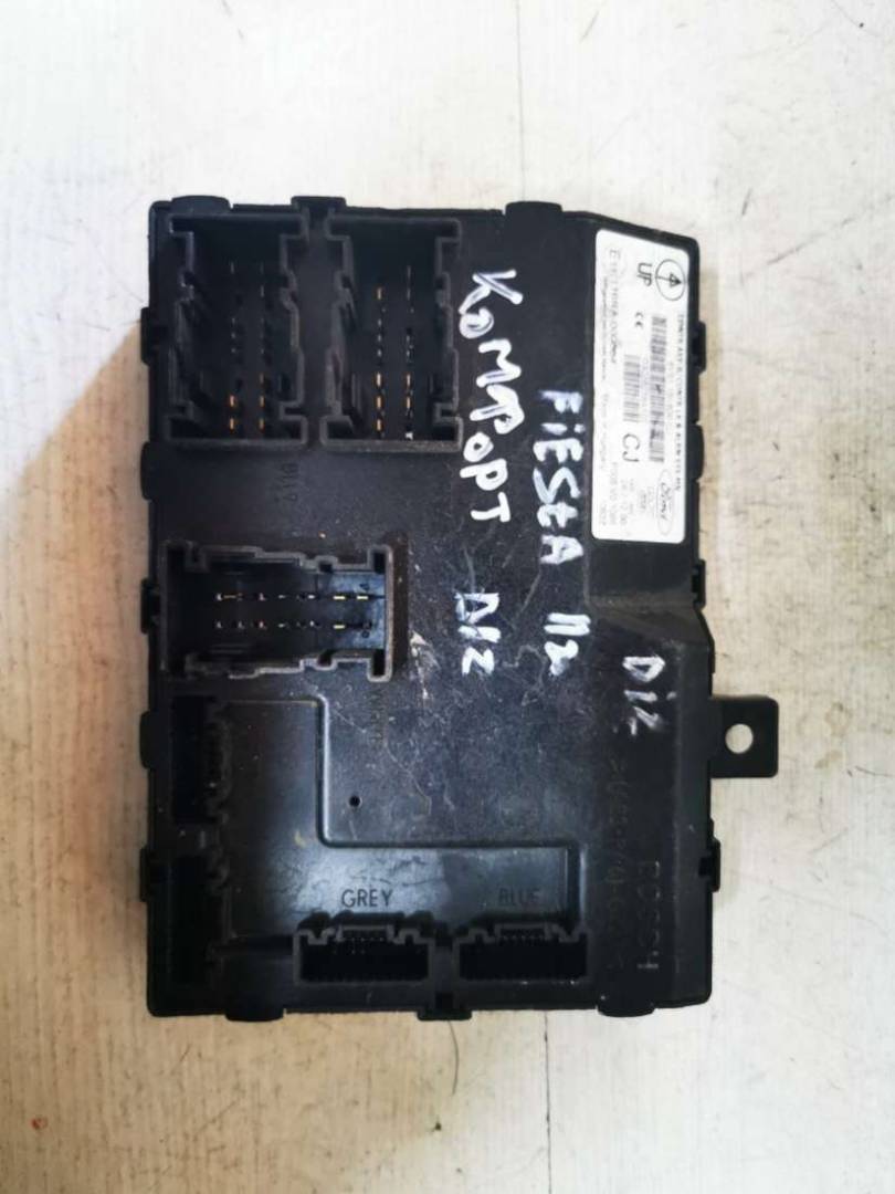 блок комфорта Ford Fiesta 6 поколение 2011 - фото №1