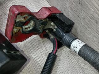 плюсовой провод аккумулятора Nissan X-Trail T30 2002