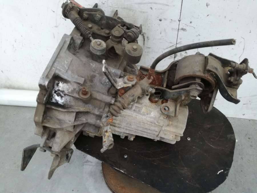 КПП механическая (МКПП) Hyundai Matrix 1 поколение 2001, 1.5 л., дизель, хетчбэк 5 дв. - фото №1