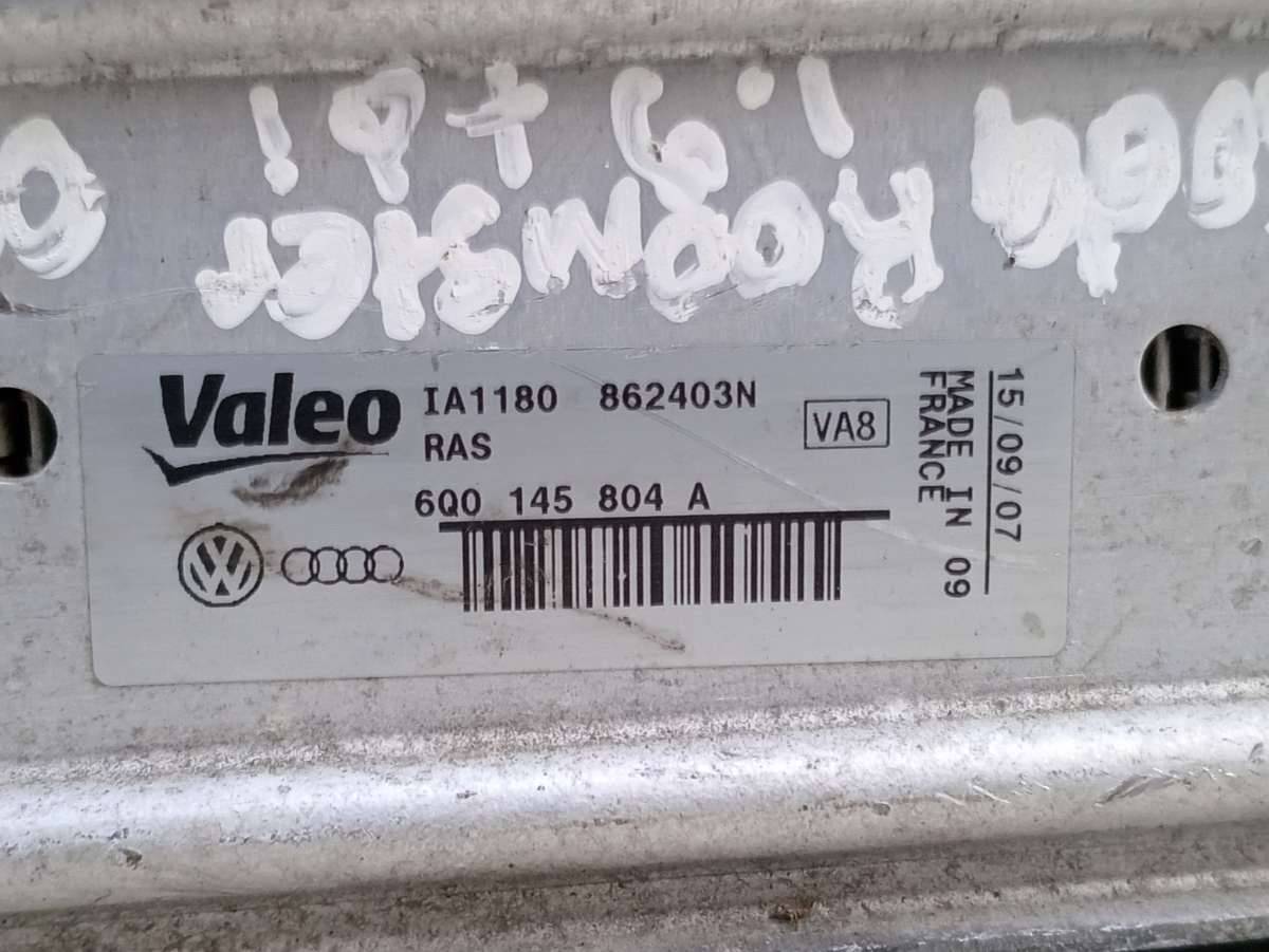 интеркулер Skoda Roomster 1 поколение 2008, 1.9 л., TDi, дизель - фото №1