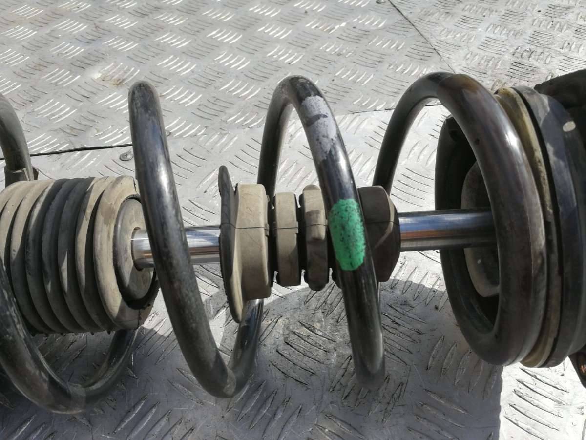 стойка передняя правая Renault Scenic 2 поколение 2005 - фото №1