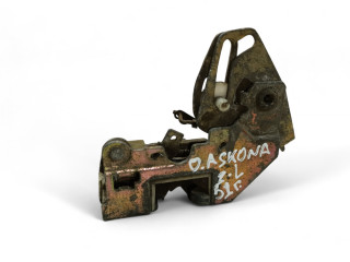 замок двери задней левой Opel Ascona B 1980