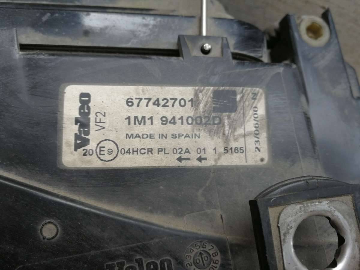 фара правая SEAT Leon 1 поколение 2000 - фото №1