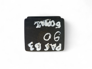 кнопка открытия багажника Volkswagen Passat B3 1990