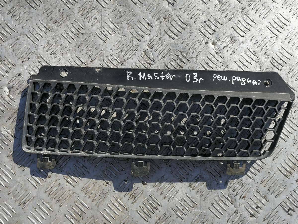 решетка радиатора Renault Master 2 поколение 2003 - фото №1