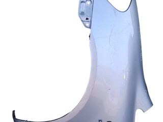 крыло переднее левое Toyota Avensis Verso 1 поколение 2003