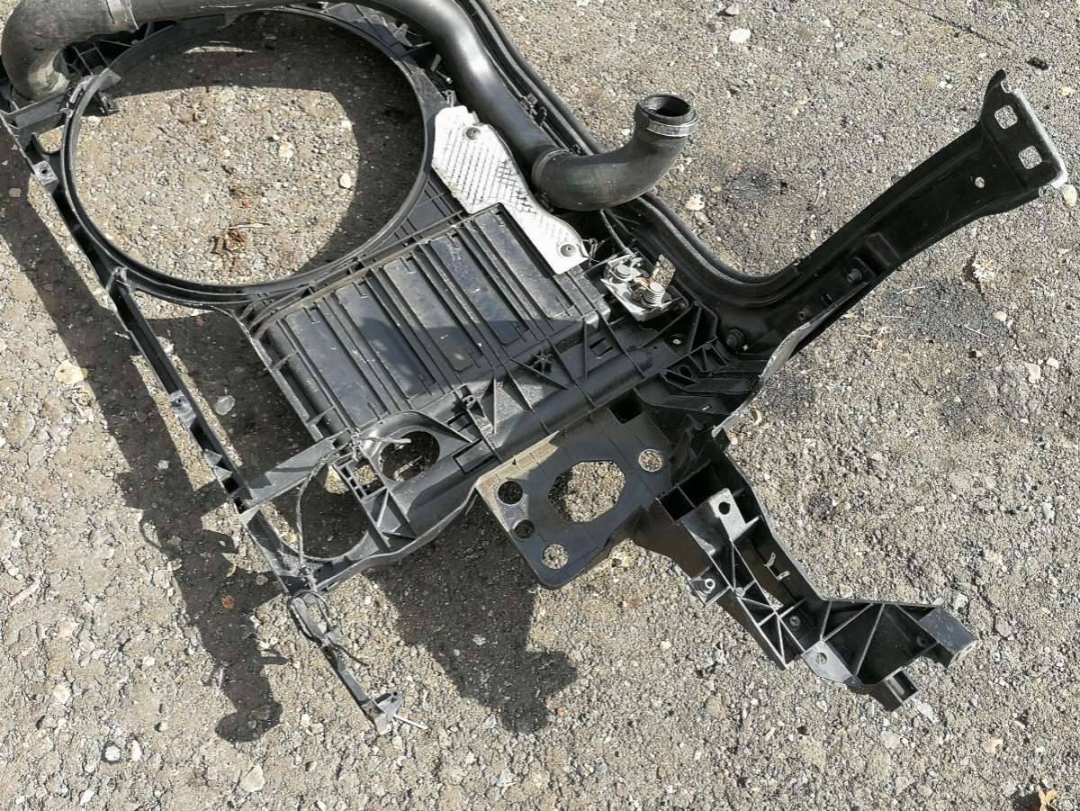 передняя панель крепления облицовки (телевизор) Mini Cooper 2 поколение 2008, 1.6 л., HDi, дизель - фото №1