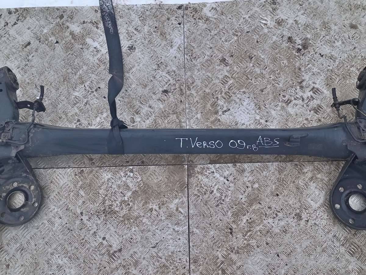 балка подвески задняя Toyota Verso 1 поколение 2009 - фото №1