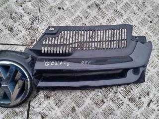 решетка радиатора Volkswagen Golf 5 поколение 2005