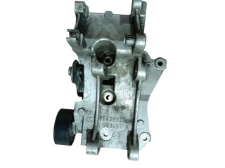 кронштейн генератора Peugeot 807 1 поколение 2004, 2.2 л., дизель