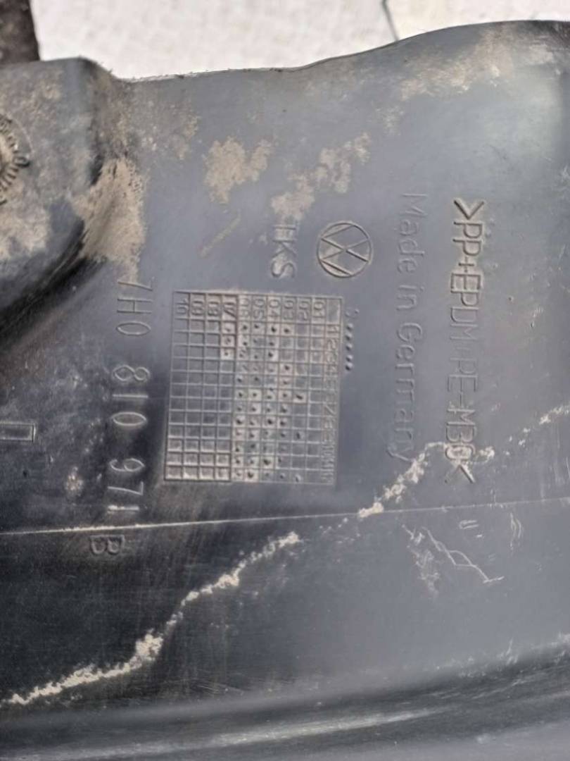 защита арок задняя правая (подкрылок) Volkswagen Transporter T5 2007 - фото №1