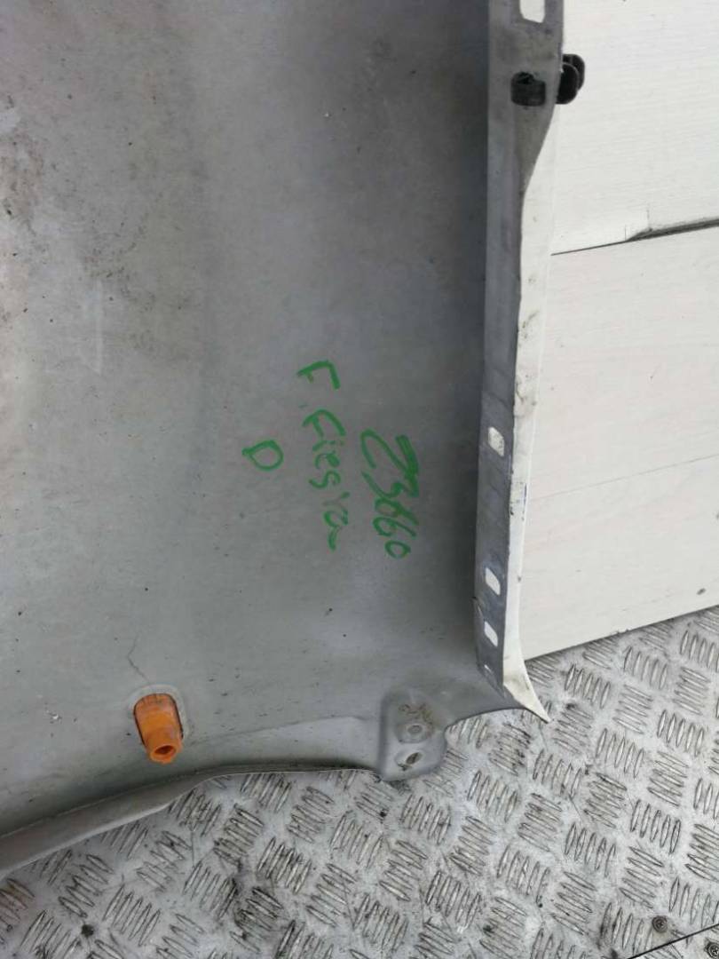 крыло переднее правое Ford Fiesta 5 поколение 2005 - фото №1