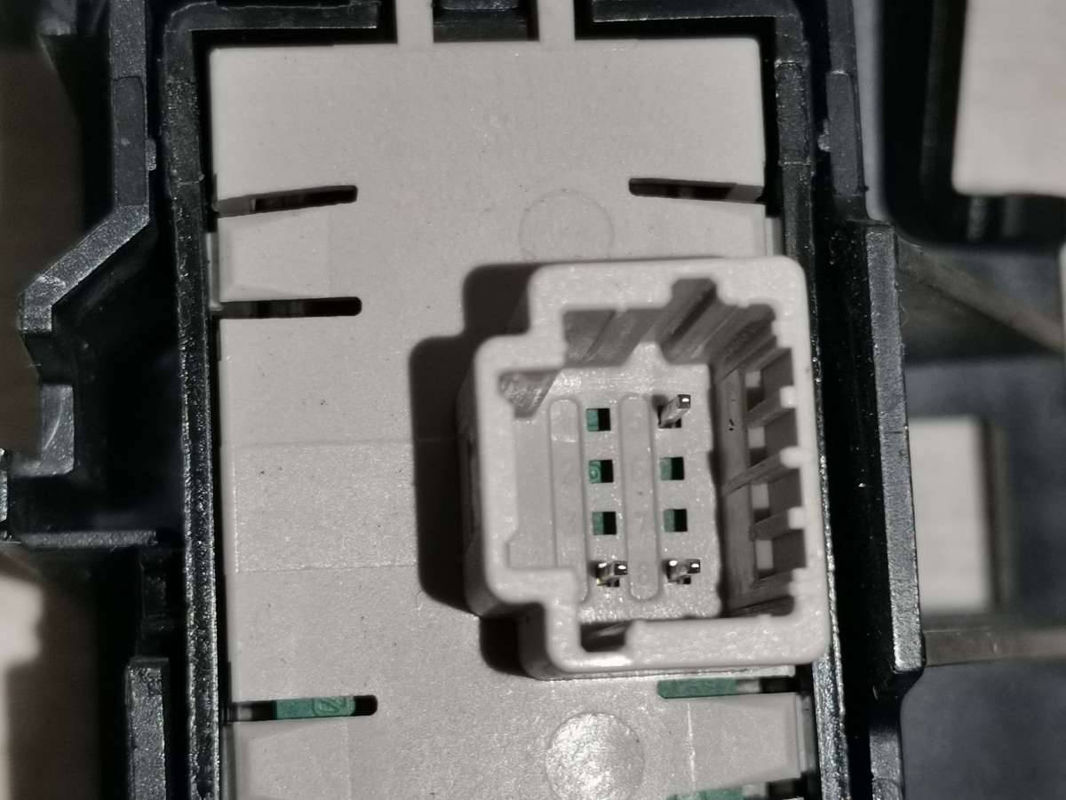 реле (прочие) Renault Zoe 1 поколение 2016 - фото №1