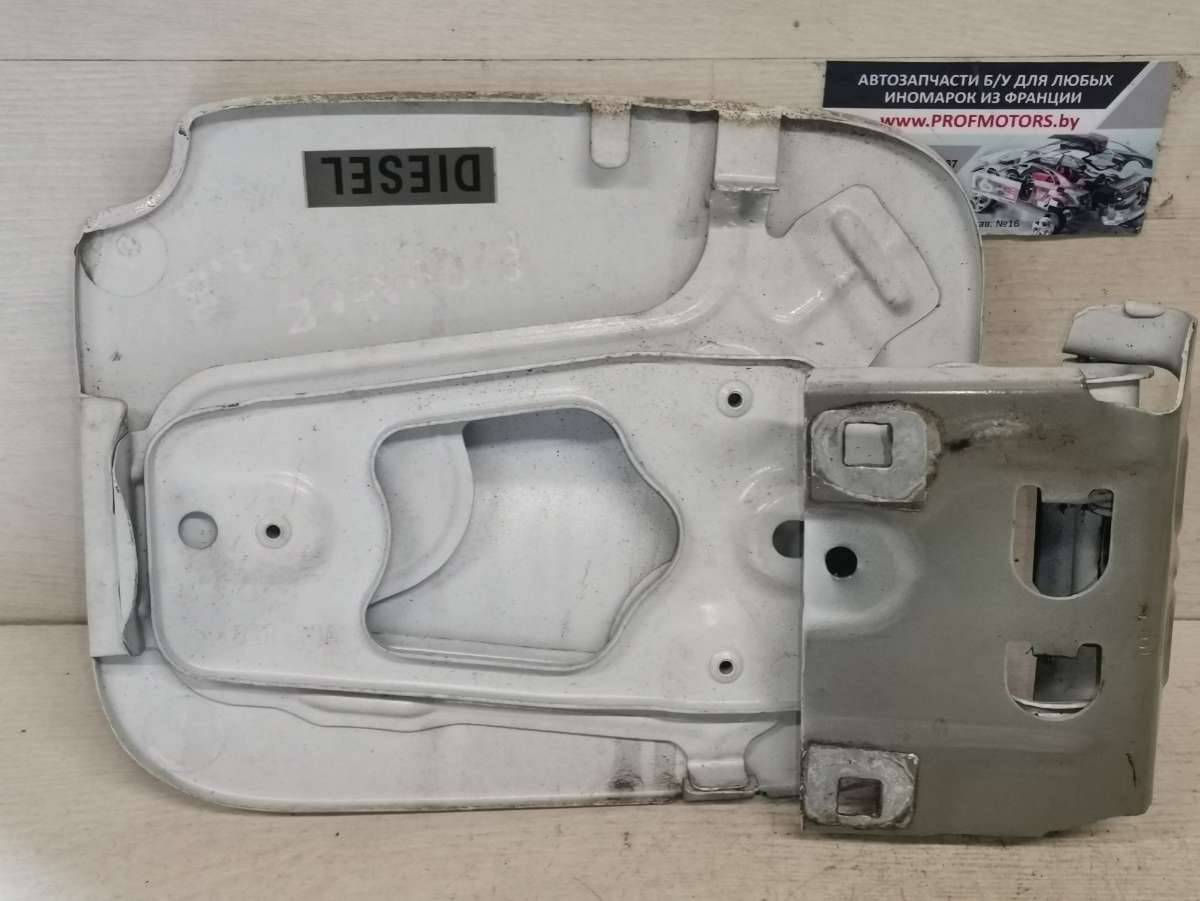 лючок топливного бака Renault Duster 1 поколение 2012 - фото №1