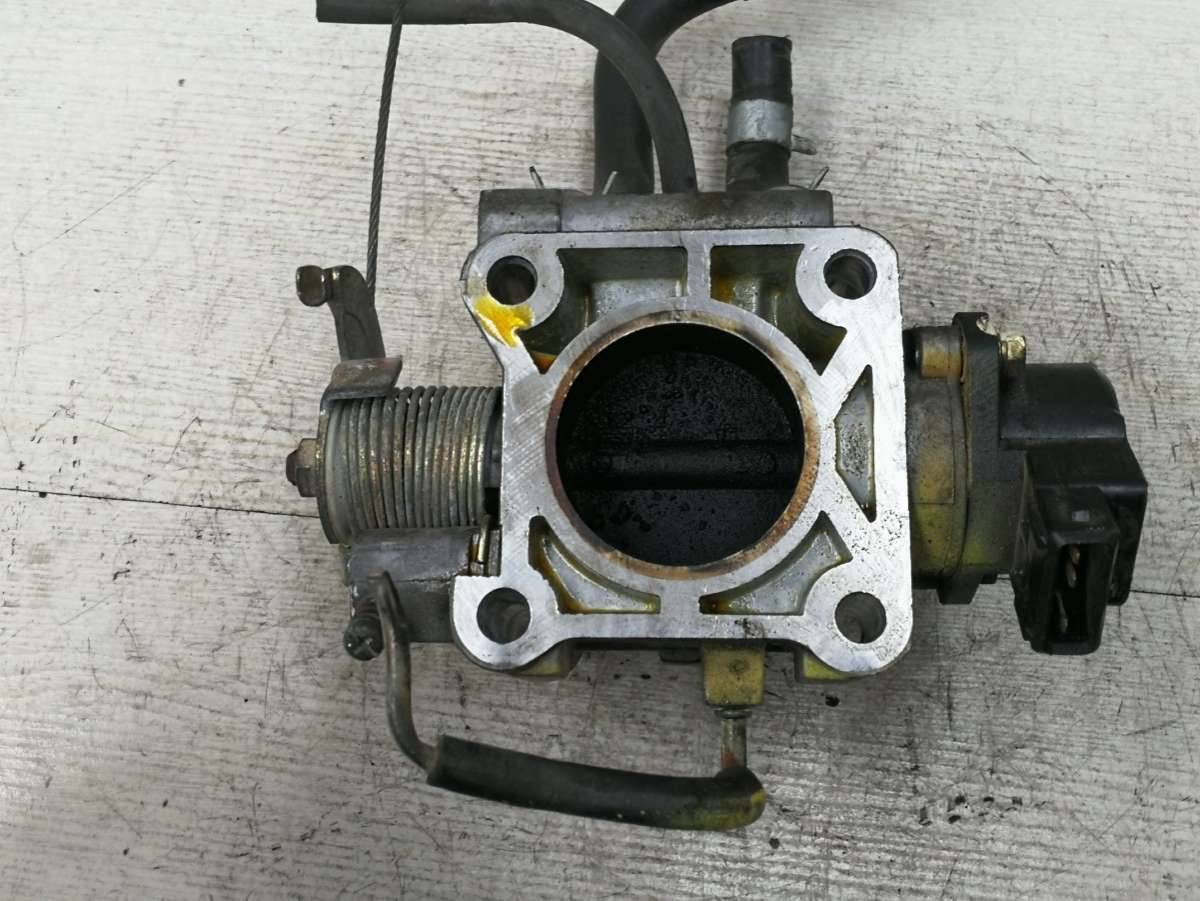заслонка дроссельная Hyundai Elantra 2 поколение 1997, 1.5 л., i, бензин - фото №1
