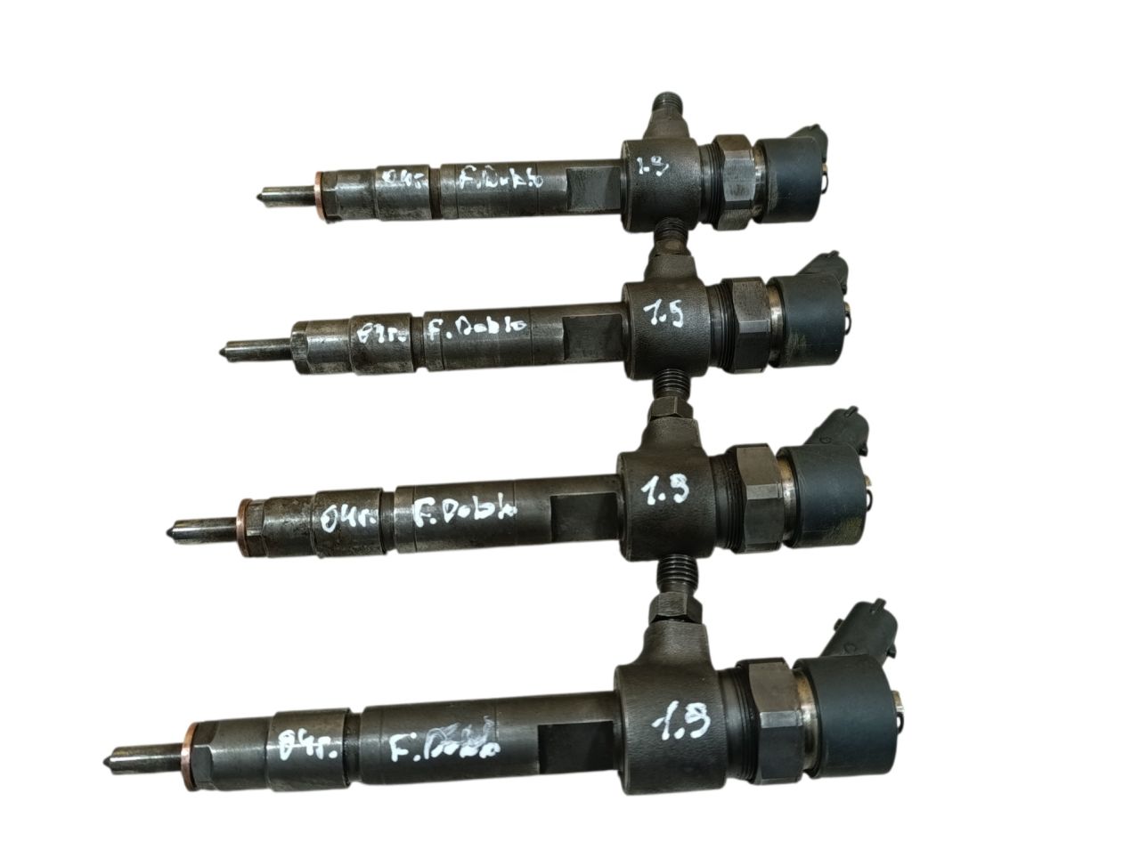 форсунка Fiat Doblo 1 поколение 2004, 1.9 л., дизель, 0445110068 - фото №1