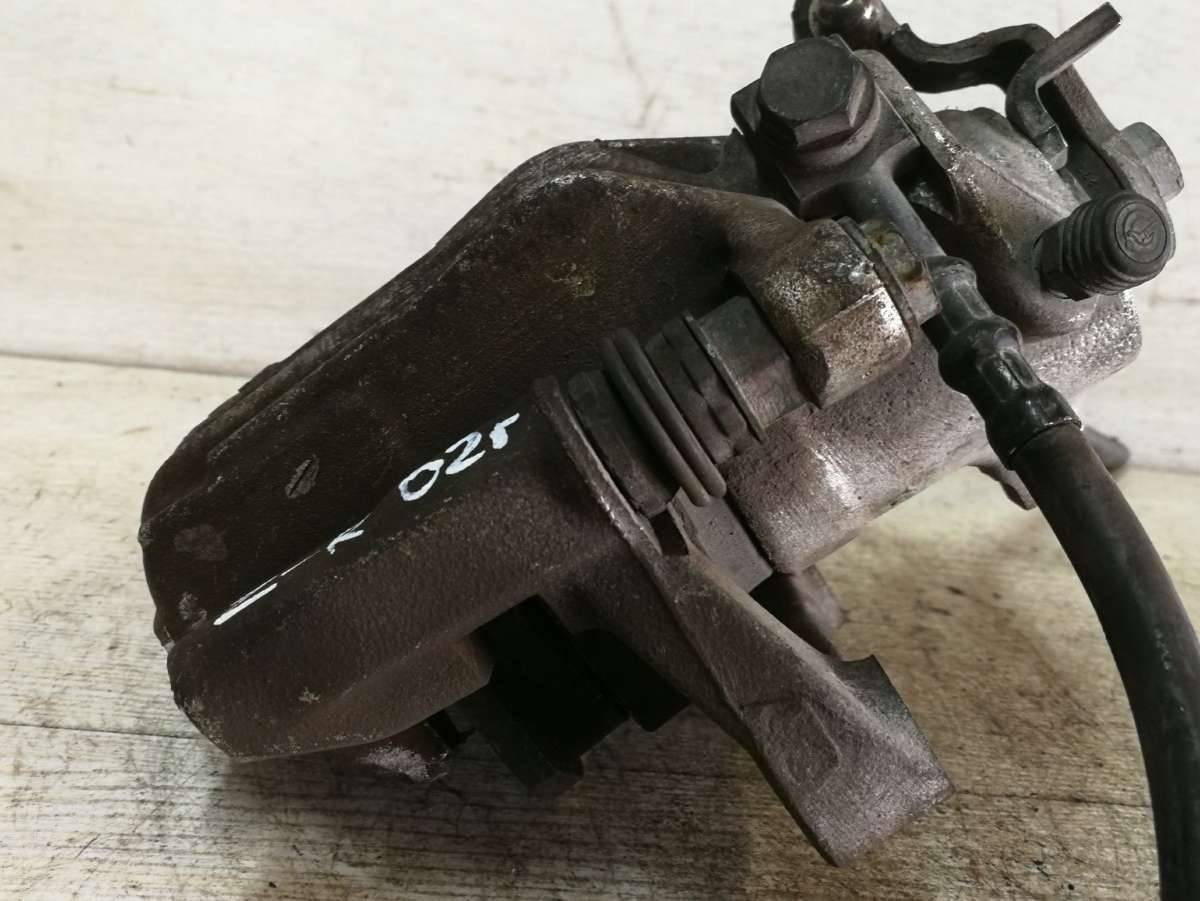 суппорт задний правый Skoda Fabia 1 поколение (6Y) 2002 - фото №1