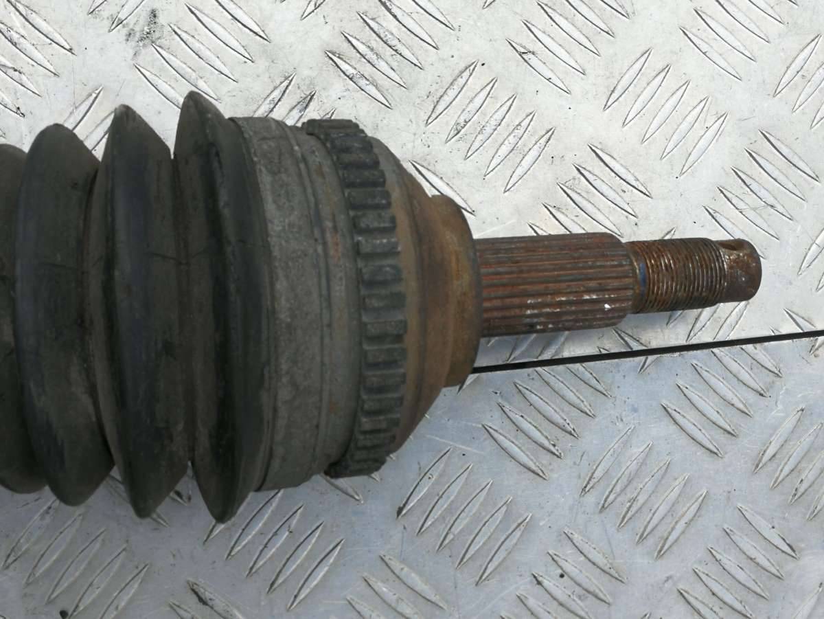 полуось передняя правая (приводной вал, ШРУС) Chrysler Grand Voyager 4 поколение 2002, 3.3 л., i, бензин, АКПП - фото №1