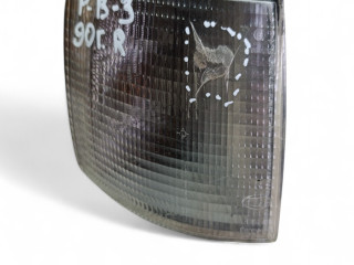 поворотник правый Volkswagen Passat B3 1990
