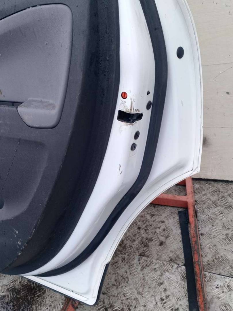 дверь задняя правая Opel Crossland X 1 поколение 2018 - фото №1