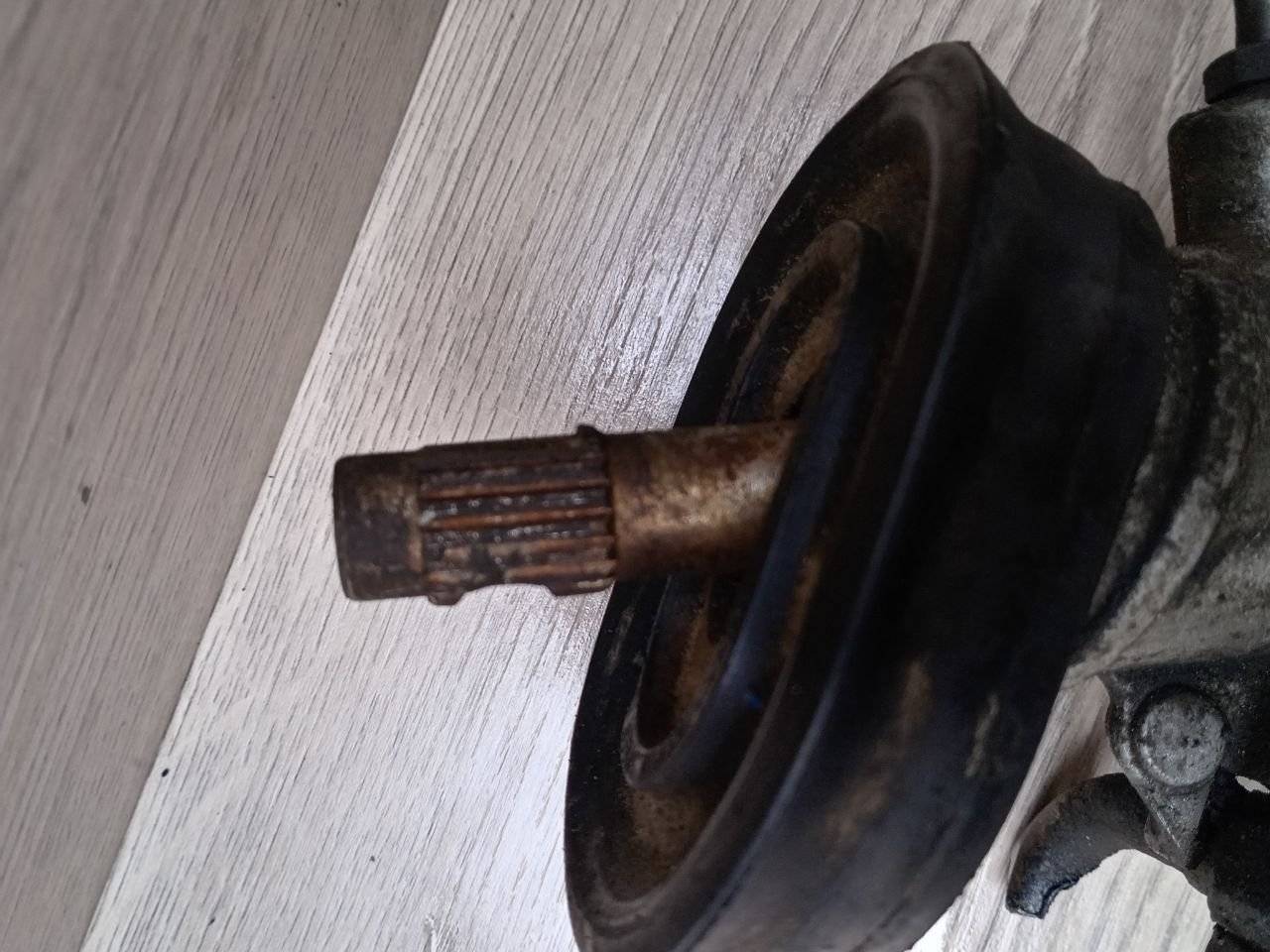 рулевая рейка Volkswagen Polo 4 поколение 2002 - фото №1