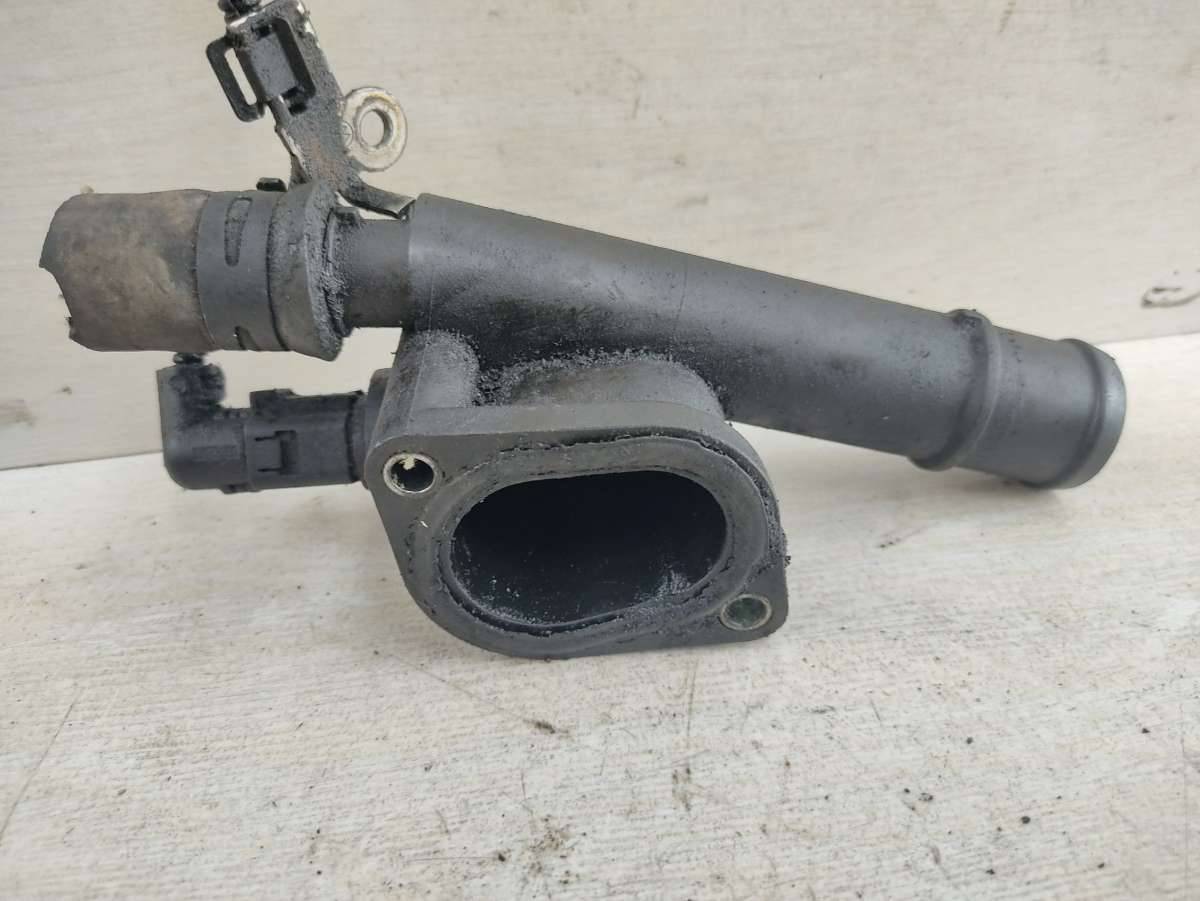 корпус термостата Volkswagen Touran 1 поколение 2005, TDi, TDi - фото №1