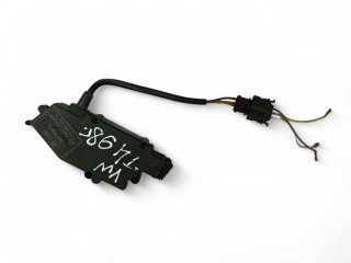 замок двери передней левой Volkswagen Transporter T4 1998