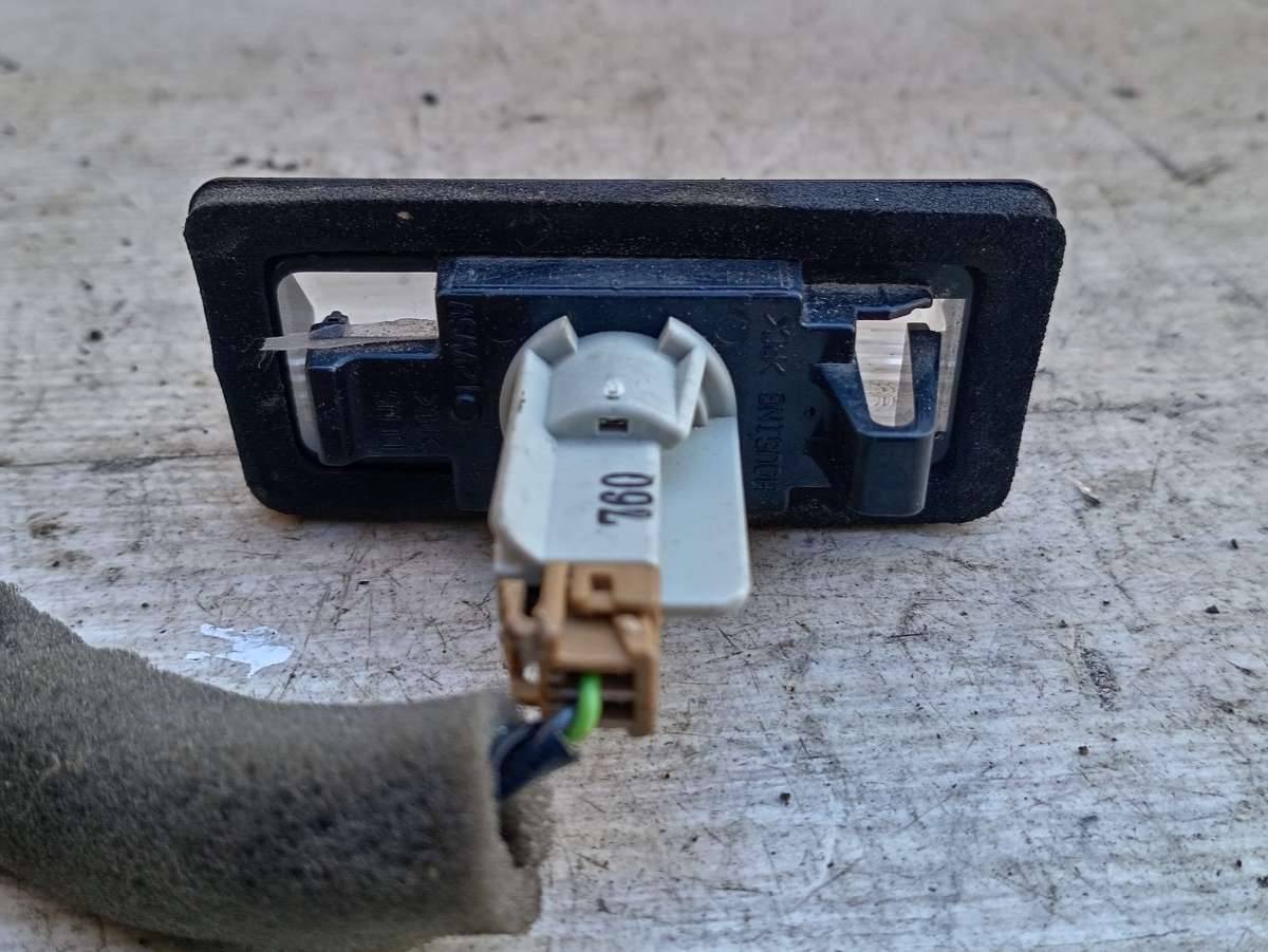 подсветка номера Nissan Micra 5 поколение K14 2018 - фото №1