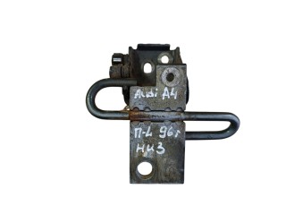 петля двери Audi A4 B5 1996