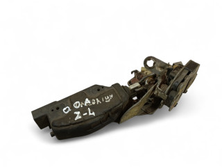 замок двери задней левой Opel Omega A 1990