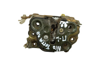 замок двери передней левой Nissan Terrano WD21 1992