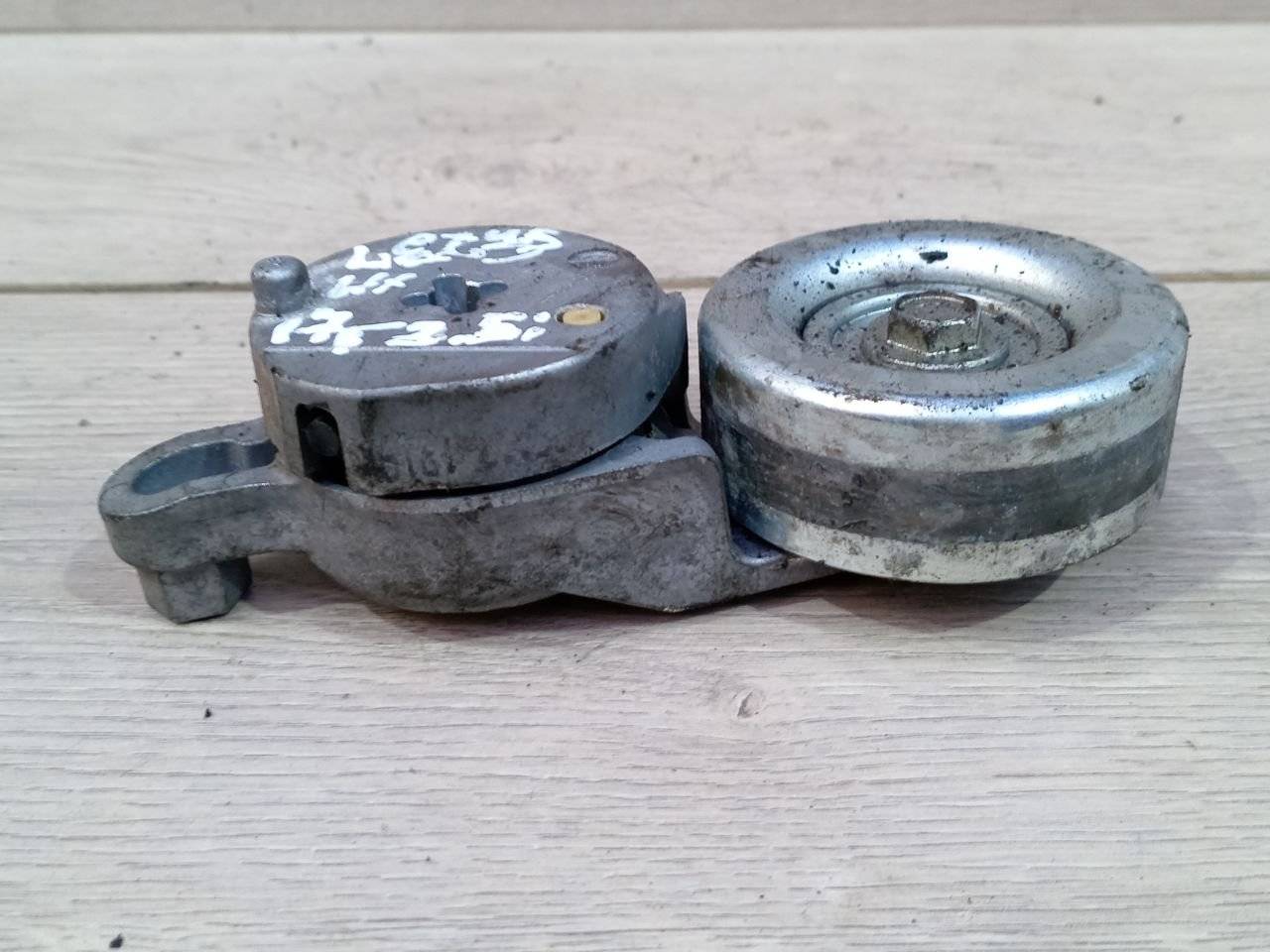 натяжитель Lexus NX 1 поколение 2017, 2.5 л., бензин - фото №1