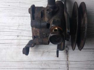 насос гидроусилителя руля Nissan Primera P10 1995, 2.0 л., дизель, хетчбэк 5 дв.