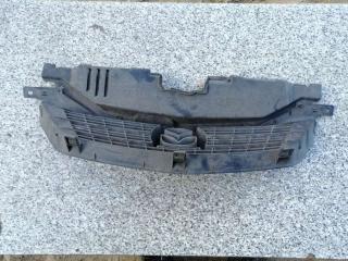 решетка капота Mazda 626 GE [рестайлинг] 1997, 2.0 л., дизель, хетчбэк 5 дв.