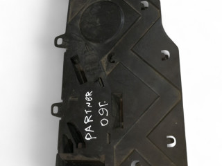 пластик Peugeot Partner 2 поколение (B9) 2009, 9680933880