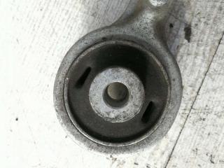 рычаг передний левый Volkswagen Passat B5 2001