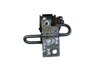 петля двери Audi A4 B5 1996