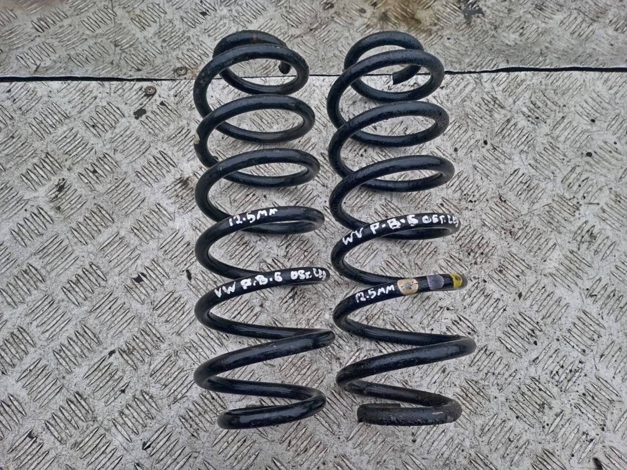 пружина задняя Volkswagen Passat B6 2008, седан - фото №1