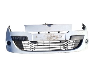 бампер передний Renault Megane 3 поколение 2010