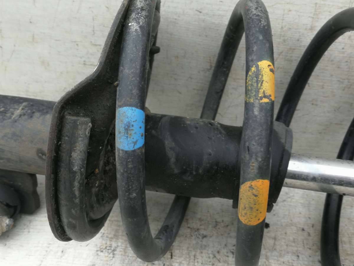 стойка передняя левая Peugeot 206 1 поколение 2003 - фото №1