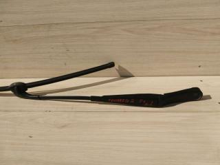 щеткодержатель (поводок стеклоочистителя, дворник) Volkswagen Touareg 2 поколение 2011, 3.0 л.