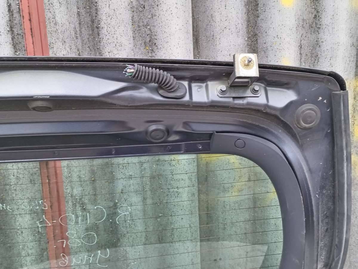 крышка багажника (дверь 3-5) Renault Clio 3 поколение 2008, универсал - фото №1