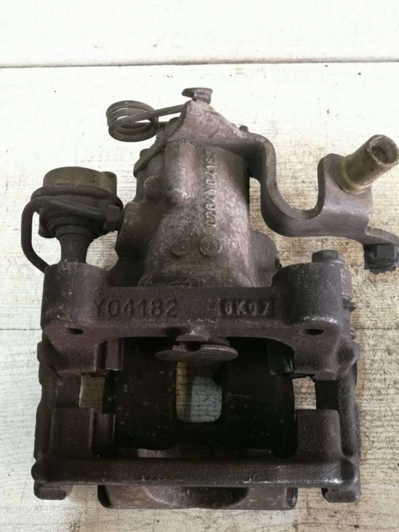 суппорт задний левый Citroen C4 Picasso 1 поколение 2009 - фото №1