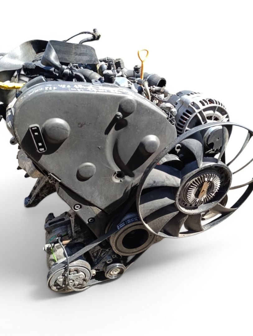 двигатель Audi A4 B5 1998, 1.9 л., TDi, дизель, AHU - фото №1