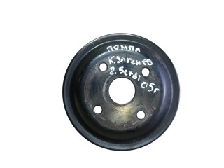 шкив помпы Kia Sorento 1 поколение 2005, 2.5 л., дизель