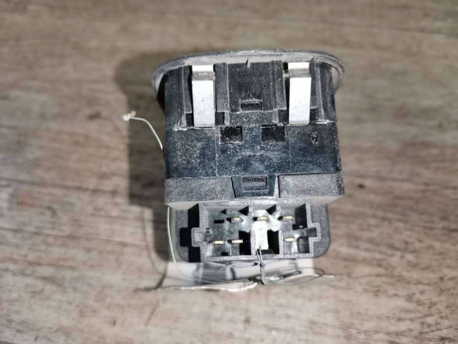 блок управления стеклоподъемниками Peugeot 206 1 поколение 2003, 2.0 л., HDi, дизель, хетчбэк 5 дв. - фото №1