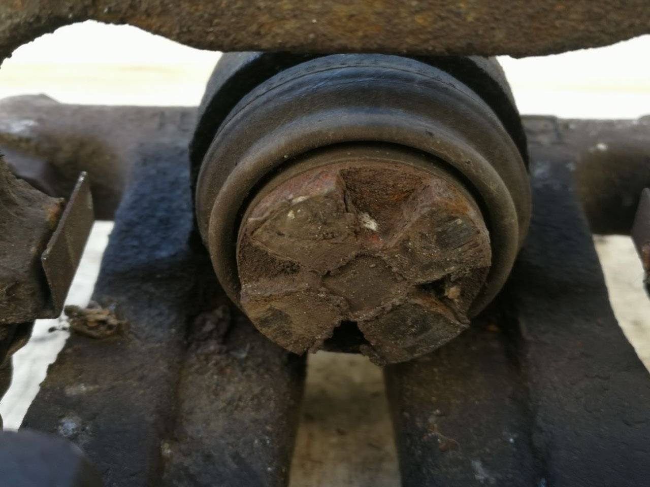 суппорт задний левый Renault Scenic 2 поколение 2006 - фото №1