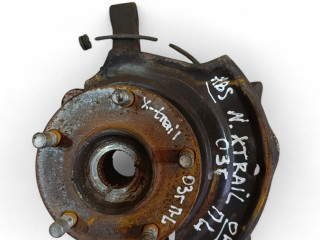 ступица передняя левая Nissan X-Trail T30 2003